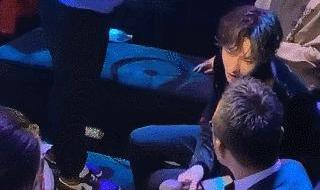 王一博片场意外翻车 王一博片场意外翻车